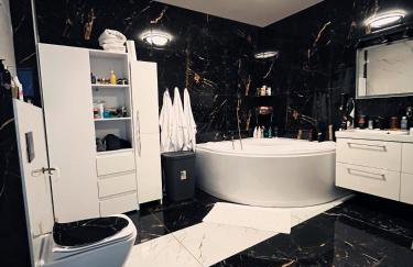 Luksusowa Ekskluzywna willa z sauną,siłownią dużym ekskluzywnym salonem na wyłączność eksluzywny duży dom 2 poziomy-dom nowoczesny styl elegancki 3 łazienki , sypialnia,salon, 2 duże garaże POMYSŁ NA JESIENNO ZIMOWY WYJAZD wolne terminy !! - Foto 39