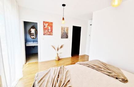 Velez Nazari VILLALOLA - Photo 28