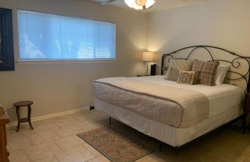 Birmingham House - Updated and Spacious - Photo 10