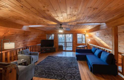 Treetops Cabin easy to Asheville with fast wifi and great view - Foto 8