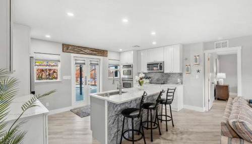 882 Cody Avenue - Foto 1, stove