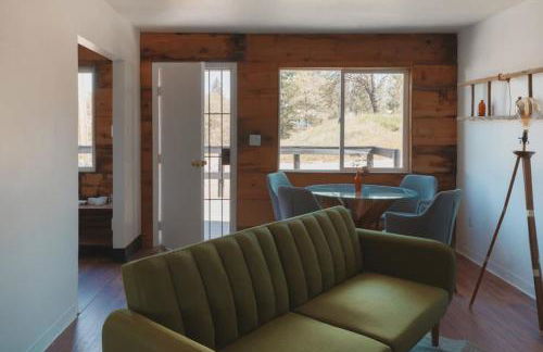 Secluded rustic 2-bedroom cabin on private land - Photo 11