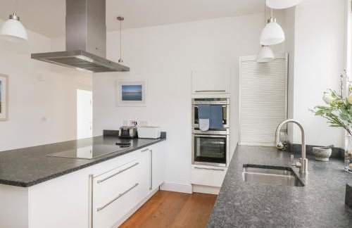 The Upper Deck - Photo 7