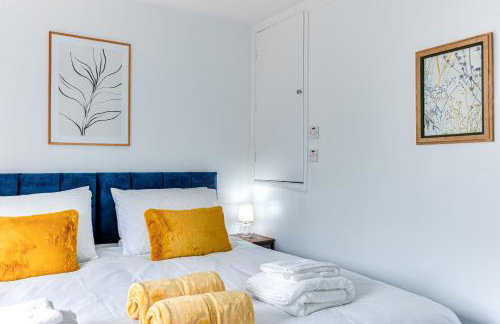 Spacious Bedford House Sleeps 5 Superfast WiFi Free Parking - Foto 26