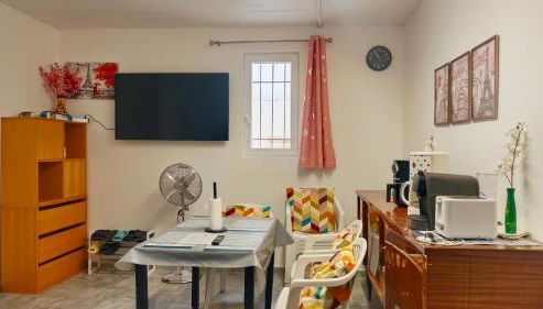 Bienvenue à PARIS - Appartement confortable, grande terrasse privée au calme, parking gratuit - Foto 2