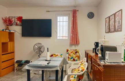 Bienvenue à PARIS - Appartement confortable, grande terrasse privée au calme, parking gratuit - Foto 2