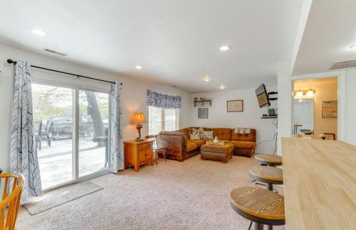 Balcony and Fire Pit Home on Lake of Ozarks! - Foto 4