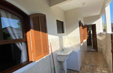 Casa aconchegante à 400m da Praia da Tartaruga - Ar condicionado - WIFI 450MB - Netflix - Cozinha Completa - Garagem - Foto 33