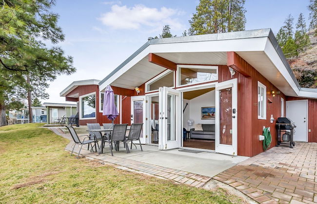 Beautiful Cozy Cabin on Lake Okanagan - Photo 11