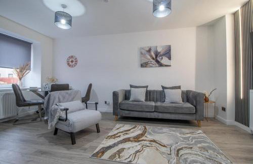 The Larky - Modern 2 Bed Cottage in Larkhall - Photo 5