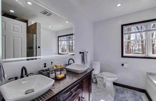 Home in Bushkill Saw Creek Poconos area - Photo 11