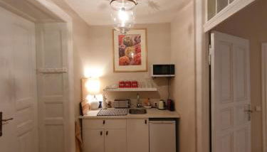 Studio City West - Photo 5