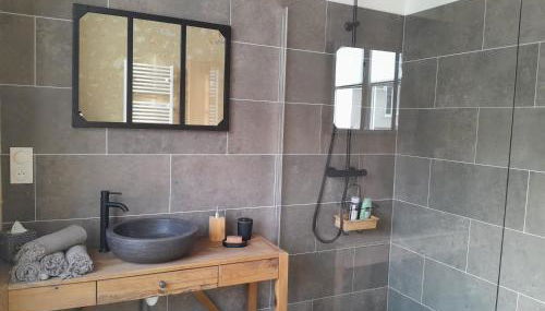 Hôtel des arts - Gîte Bande Dessinée dans le Perche - Foto 3, Shower