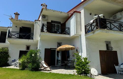 Delfini Villa, beachfront 2-bdrm maisonette - Foto 3