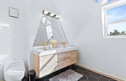 The KingDome - A Unique, Royal Experience with Hot Tub, Rooftop and Views - Foto 10