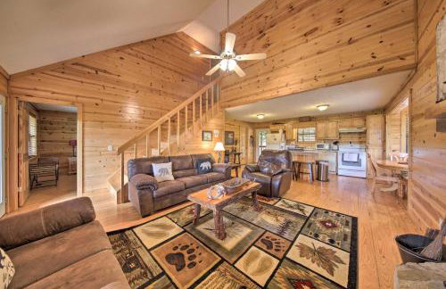 Rustic Young Harris Cabin with Fire Pit and Views - Foto 13