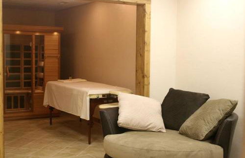 Romantic One-Bedroom Cabin with a Fireplace near Asheville, North Carolina - Foto 2