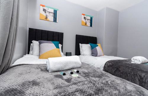 Greenbourne - 4 bedrooms Sleeps 8 free parking - Foto 11