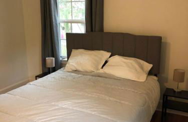 Renovated Cottage Minutes From Downtown - Foto 22