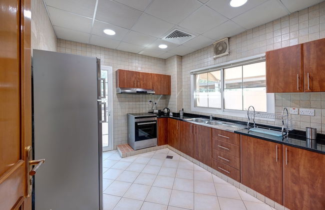 J5 Four Bedroom Villa in Mirdif - Photo 5