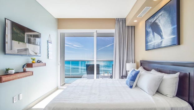 2 BR Ocean Front Pool - Foto 2, Habitación