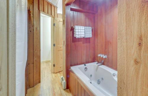 Panoramic Mountain-View Retreat with Hot Tub and Deck! - Foto 20