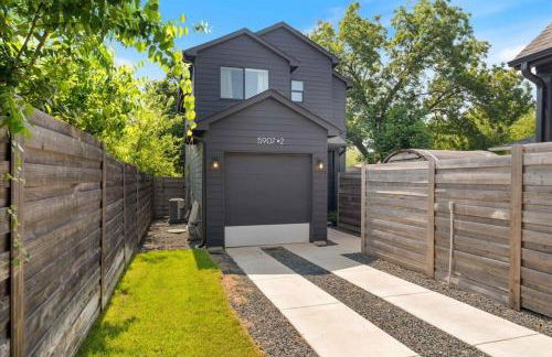 Modern Family Comfort 2BR 2 5BA Sleeps 6 - Foto 1