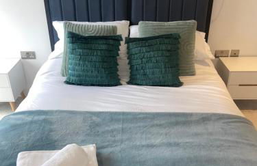 Superior Large Suite Luxury Living City Apartment, 2 Kingsize Bedrooms Business Suite - Free WiFi - Foto 2