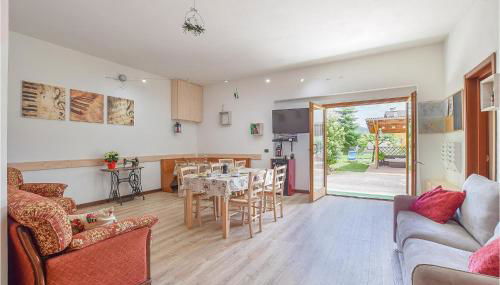 2 Bedroom Amazing Home In Sovramonte - Foto 4