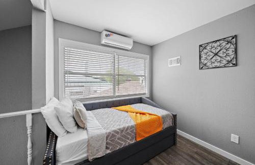 Houston Pool Escape Games WiFi Parking Pet - Foto 29