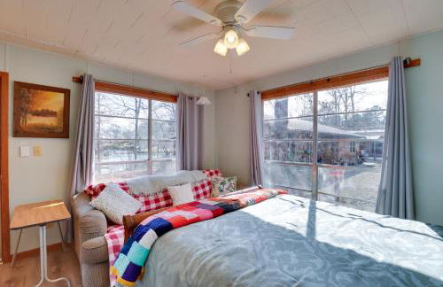 Great for Fishing! Lakefront Studio in Hemphill - Photo 7