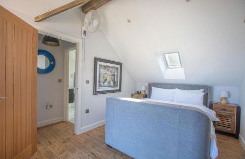 THE ANNEXE AT UPPER BEACH HOUSE - Photo 31