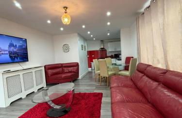 2BR Bungalow with Parking - Sunbeam Haven - Foto 27