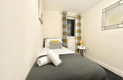 Ashford Retreat - 2 Bedroom 2 Bath great for families, business or contractor stays wt parking - Foto 11