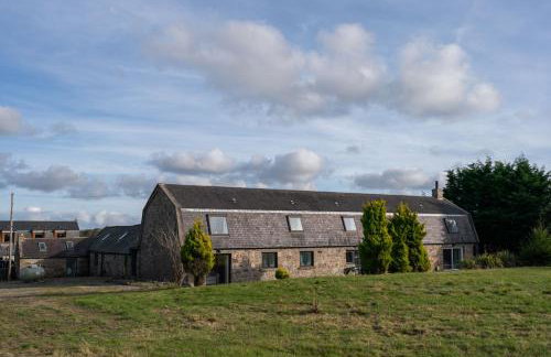 Woodside Barn Sleeps 14 with Hot Tub - Photo 32