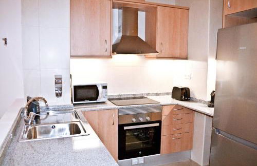 Urban Manesa city center apartment with private patio - Foto 16