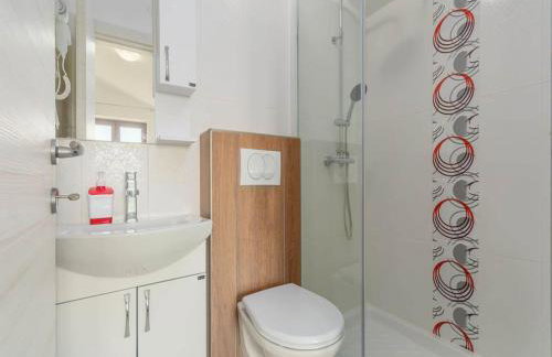 Villa in Skitaca with Pool and Sea Views - Photo 16