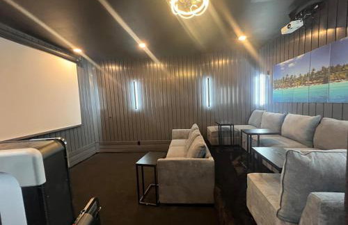 Luxury House with Movie Theater - Foto 46