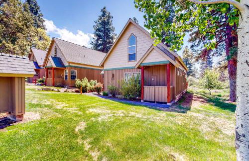 Gateway to Crater Lake! Resort Retreat with Pool - Foto 33