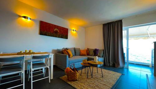 At the ocean’s edge - Foto 4