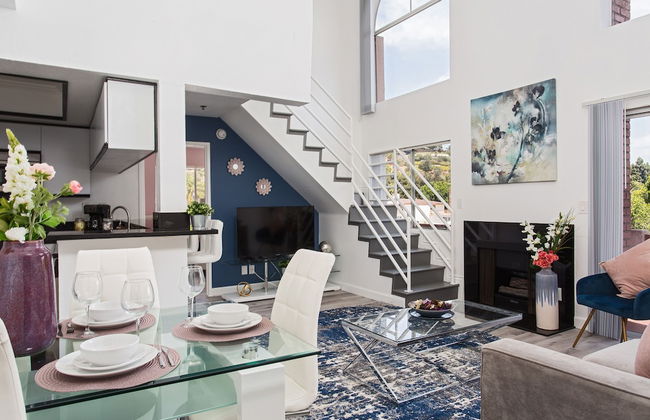 Extravagant Hollywood Cosmo Suites - Photo 20