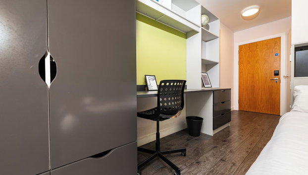 Binary Hub - Photo 5, Room