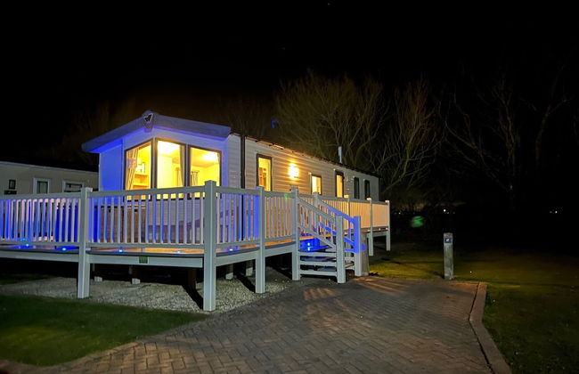 Premium Location - Sleeps 6 - Caravan on The Lakes - Foto 1