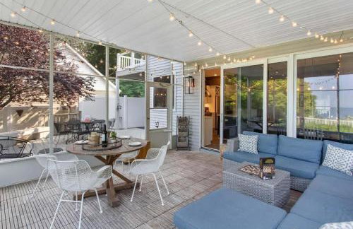 Spacious A-Frame with Lake Michigan Views & Hot Tub-Family Friendly - Foto 48