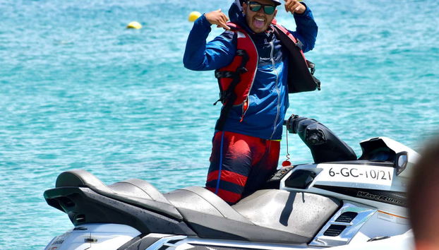 Disfrutando del tour en moto de agua por Morro Jable