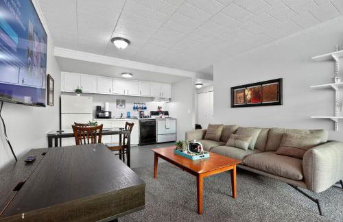 Lux Stay Minutes to Big House U of M Campus and UM Hospital Free Parking - Foto 5