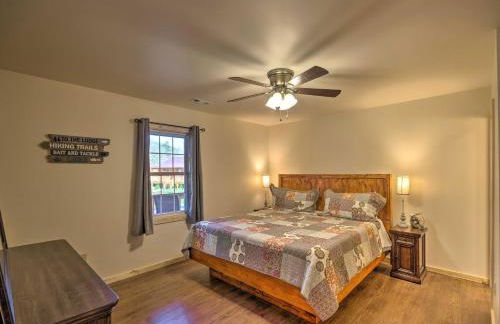 Smoky Mountain Cabin with Hot Tub and River Views! - Foto 10