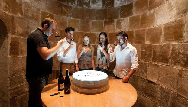 Durante a degustação de vinhos