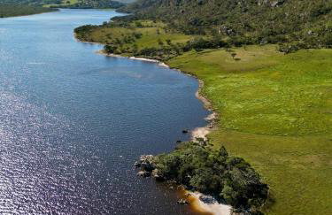Refúgio na Lapinha com dois chalés, ideais para casal, família ou pequeno grupo de amigos, com acesso privativo à lagoa, caiaques e quadra de beach tennis - Foto 68
