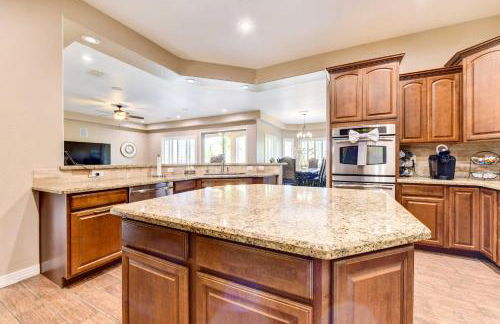 Pool, BBQ and Bar Family Home in Queen Creek - Photo 9